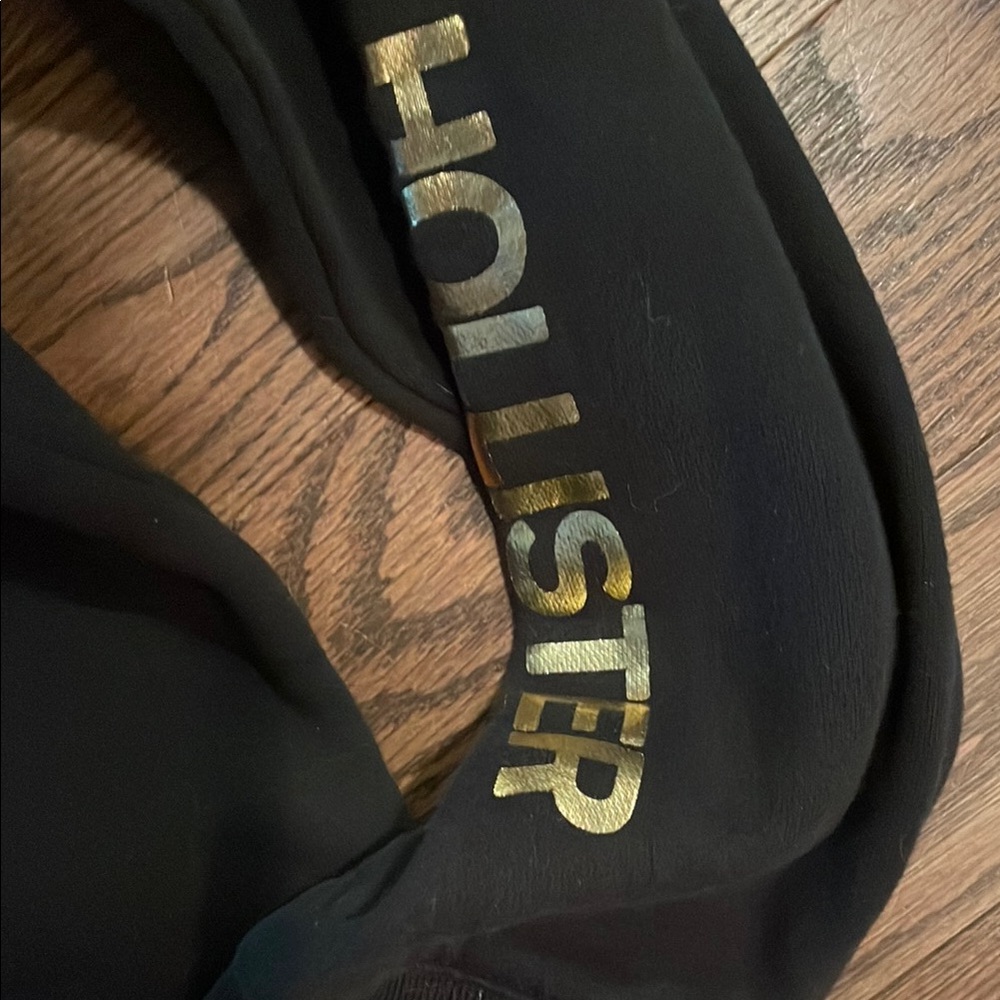 Hollister Black and Gold Sweatshirt - Picture 4 of 6